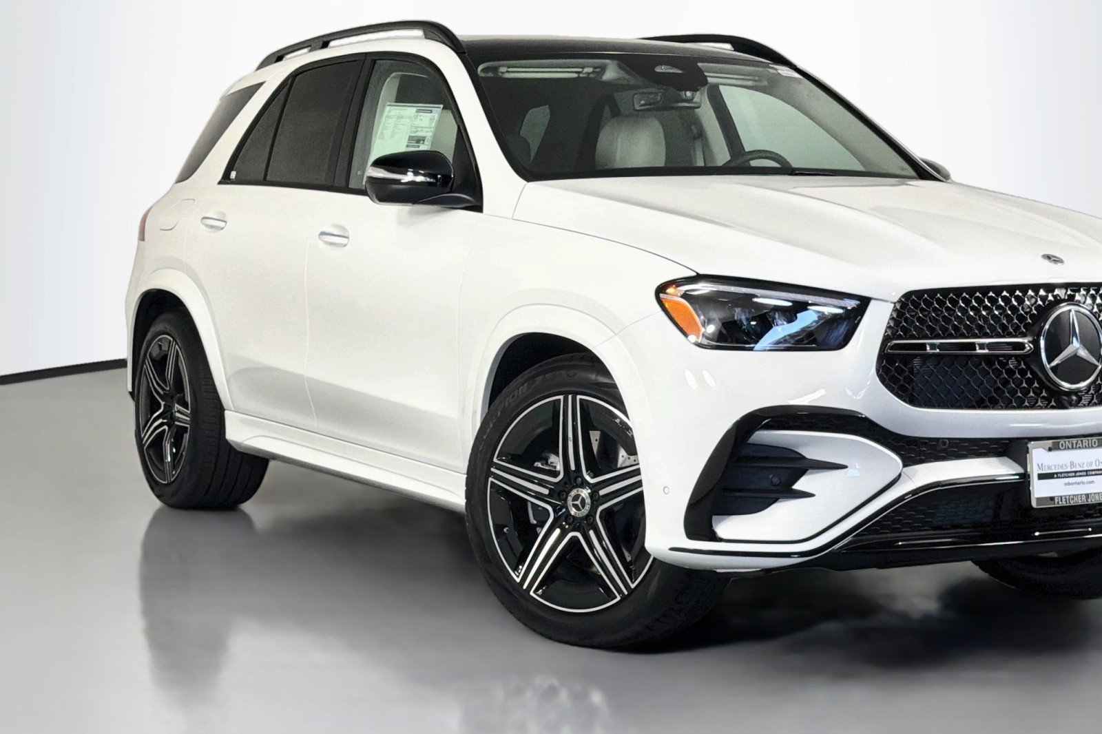 New 2026 Polar White Mercedes-Benz GLE 450 4MATIC® SUV image 13
