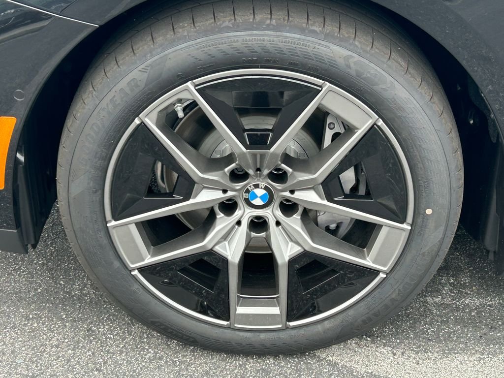 New 2027 Black Sapphire Metallic BMW eDrive40 image 9