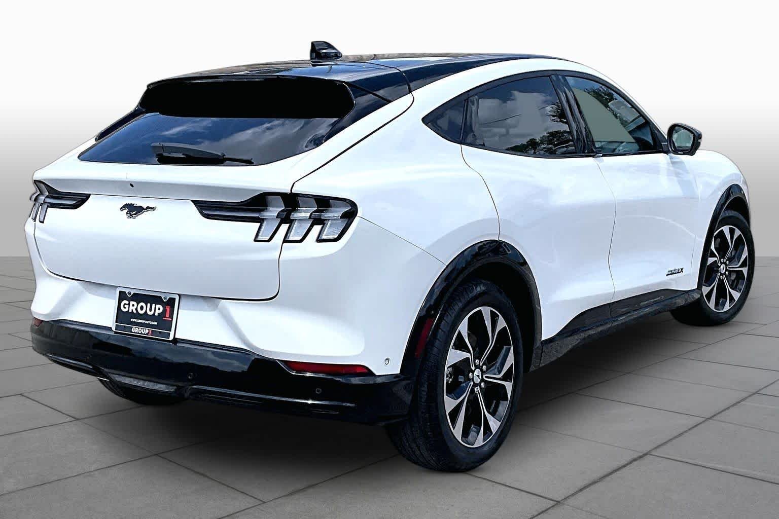 Used 2023 Star White Ford Premium image 12