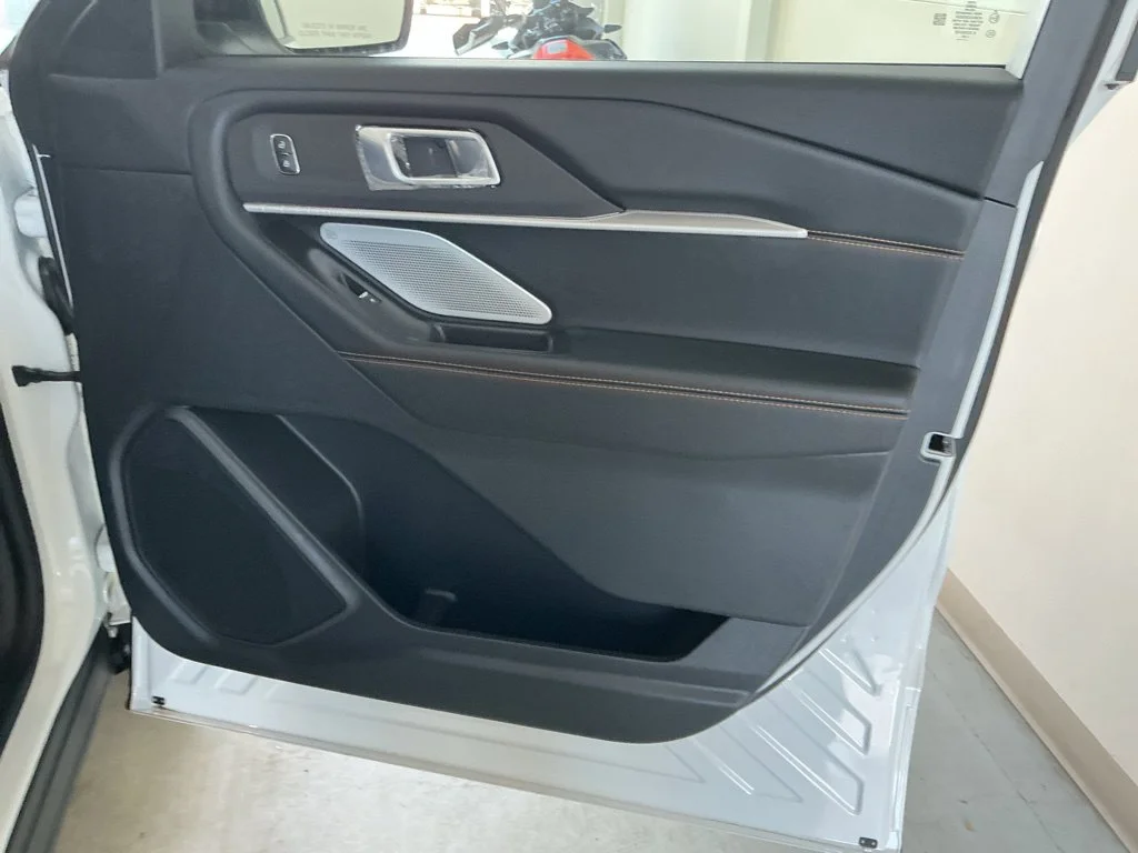 New 2026 White Metallic Ford Tremor image 23