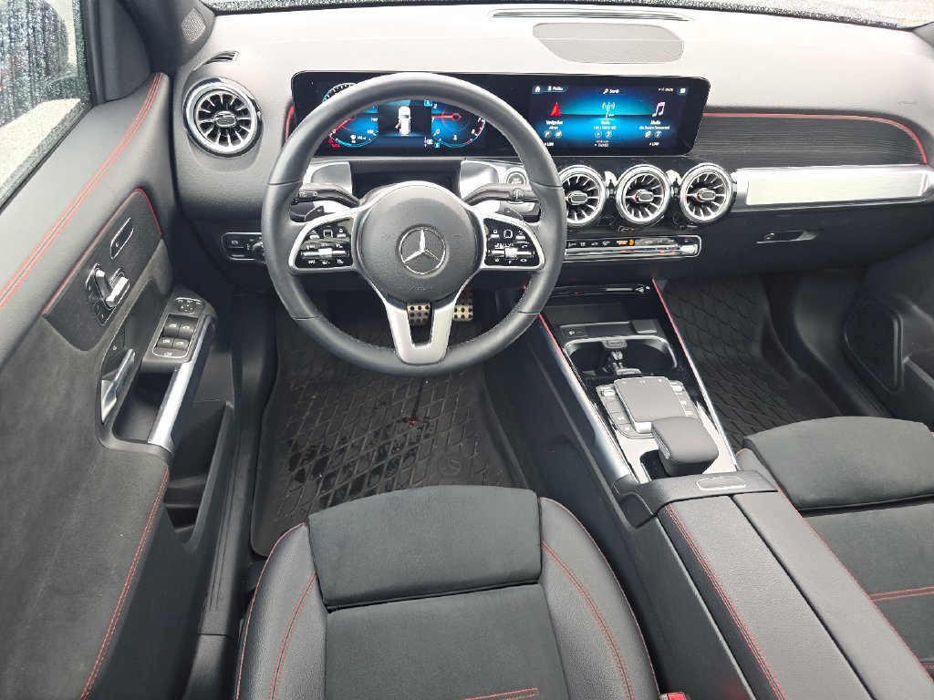 Certified Used 2023  Mercedes-Benz GLB 250 image 28