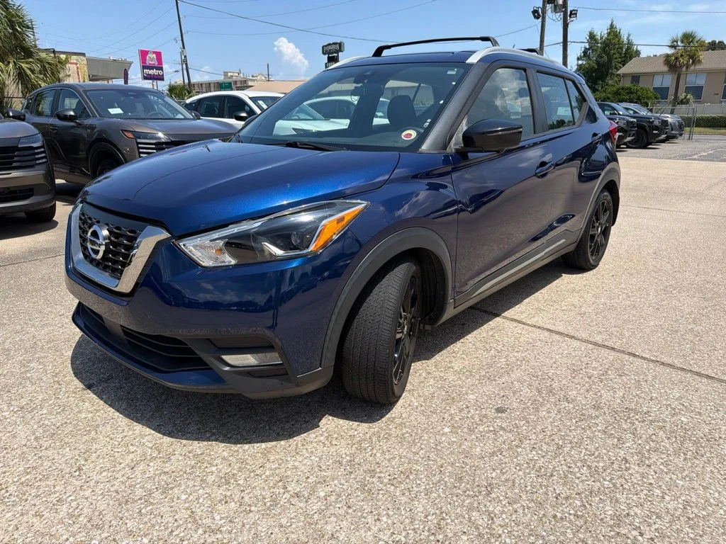 2020 Nissan Kicks SR