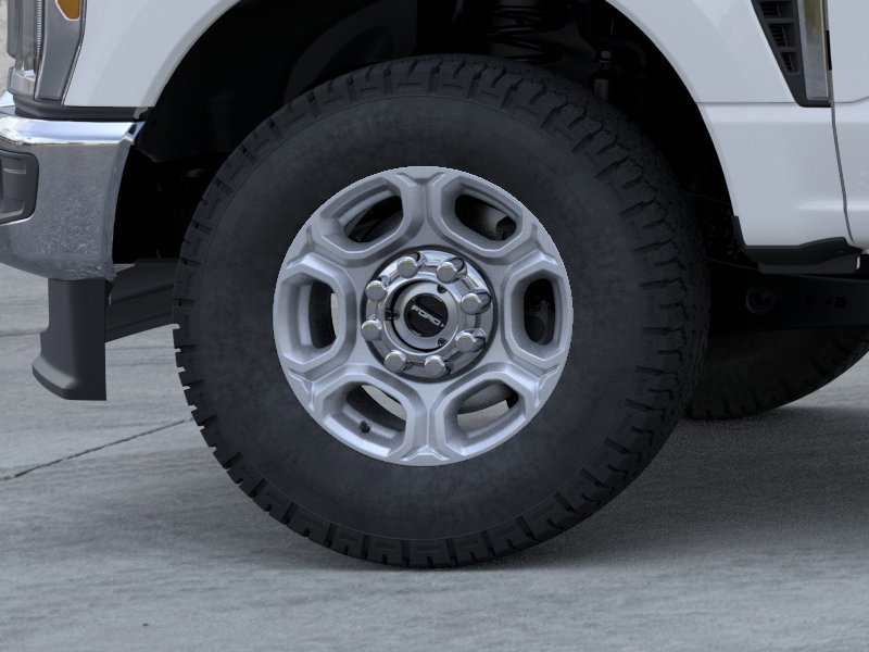 New 2026 Oxford White Ford XLT image 19