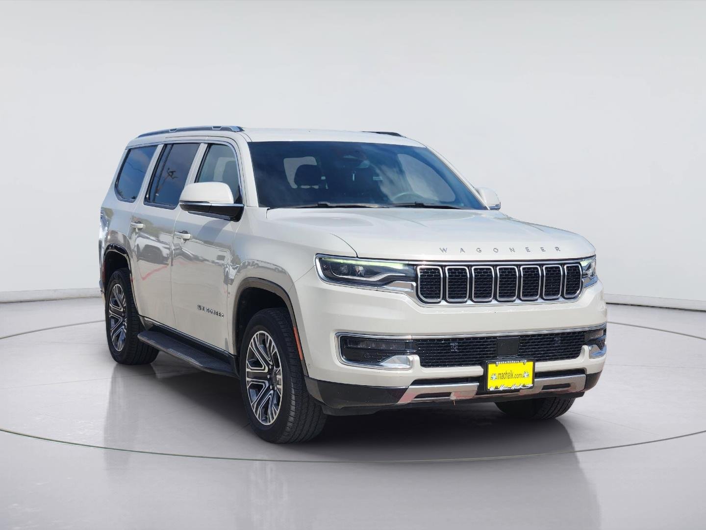 2022 Jeep Wagoneer photo 3 of 35