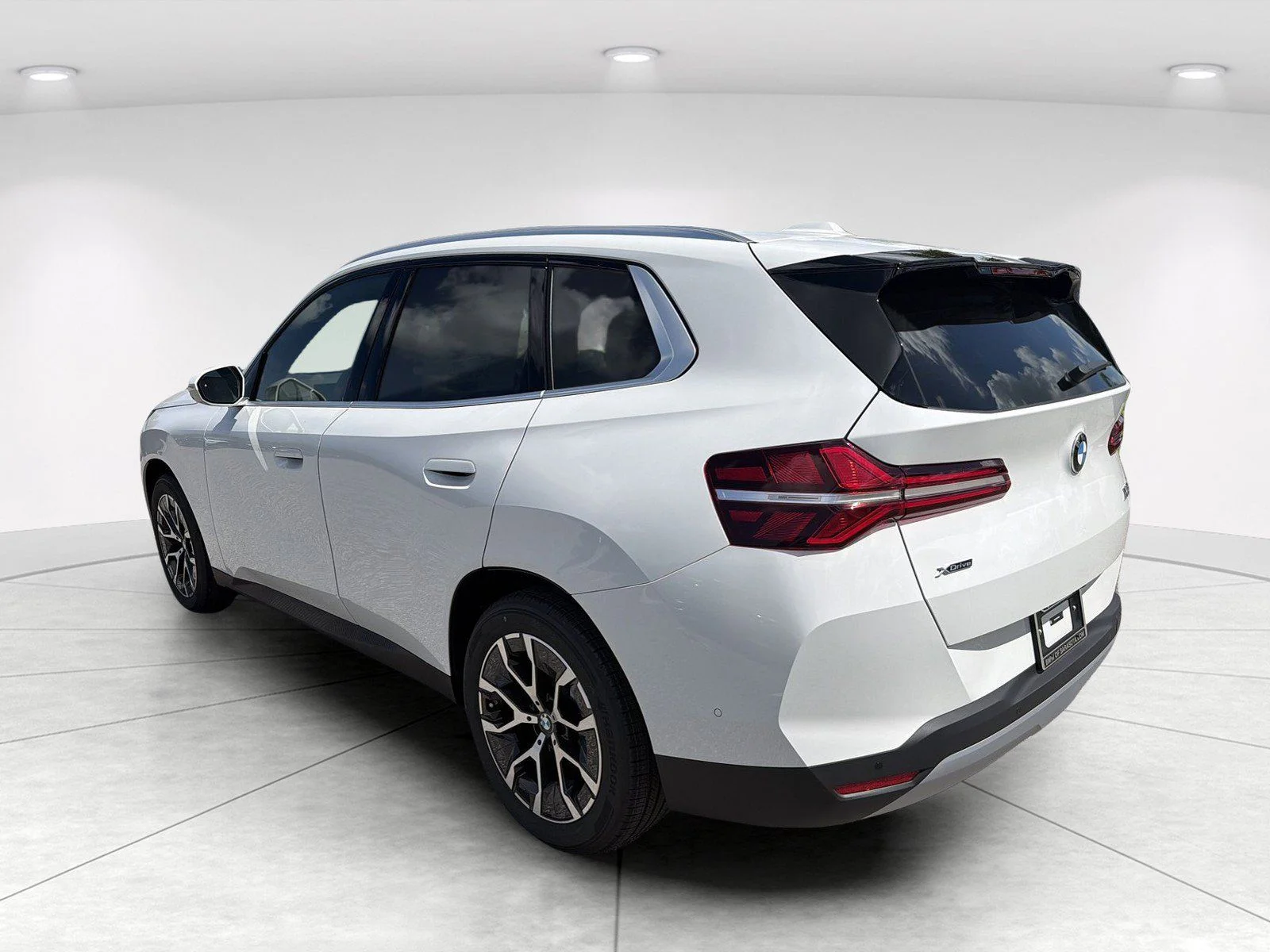 New 2026 Alpine White BMW 30 xDrive image 6