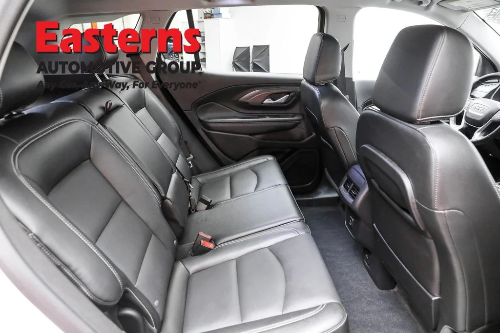 Used 2024 White GMC SLT image 23