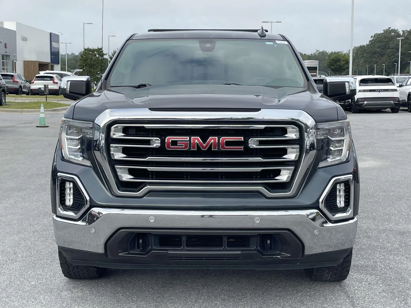 Used 2020 Dark Sky Metallic GMC SLT image 25