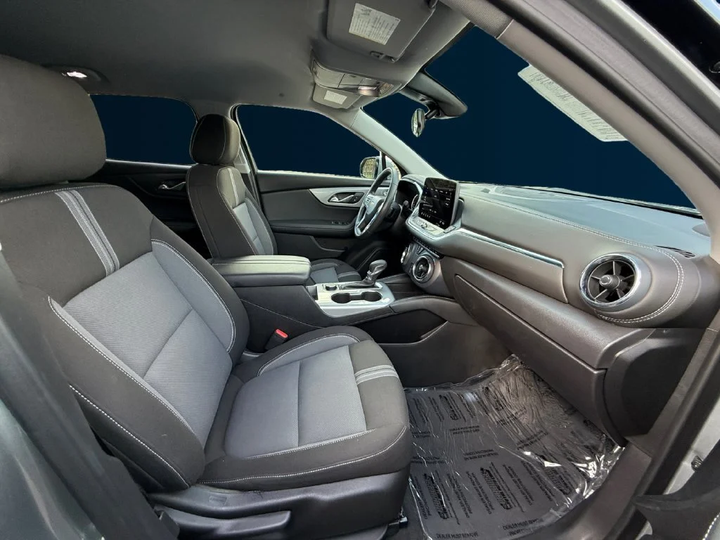 Used 2025 Gray Chevrolet LT image 17