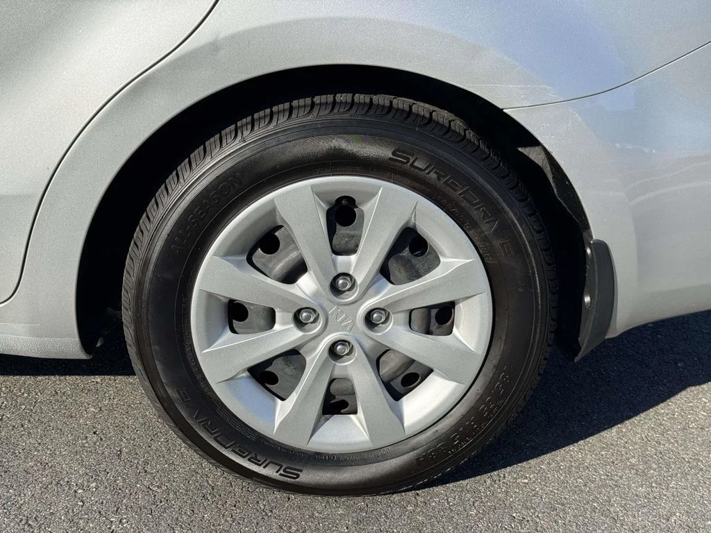 Used 2015 Silver Kia LX image 12