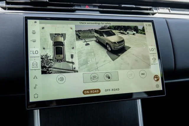 New 2026  Land Rover SE image 30