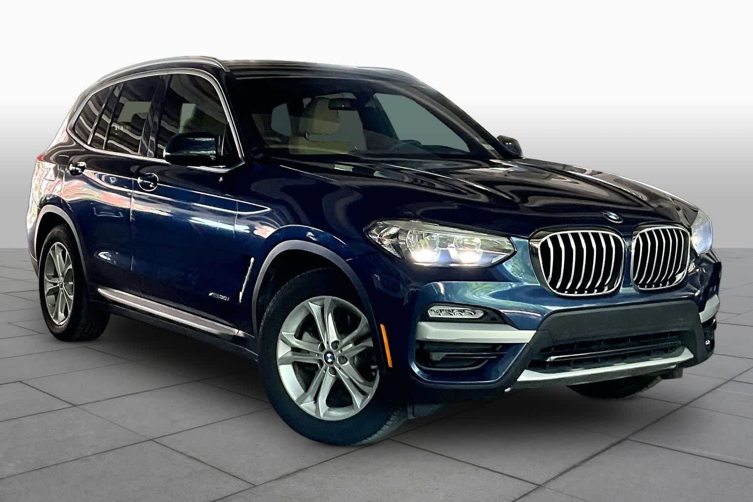 Used 2018 Phytonic Blue Metallic BMW xDrive30i image 2