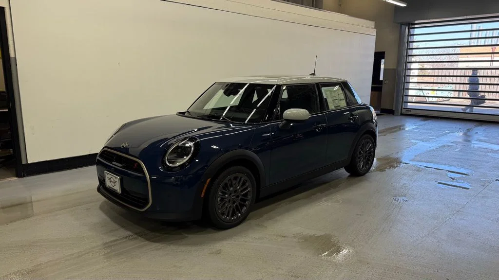 2026 MINI Hardtop Cooper S's photo