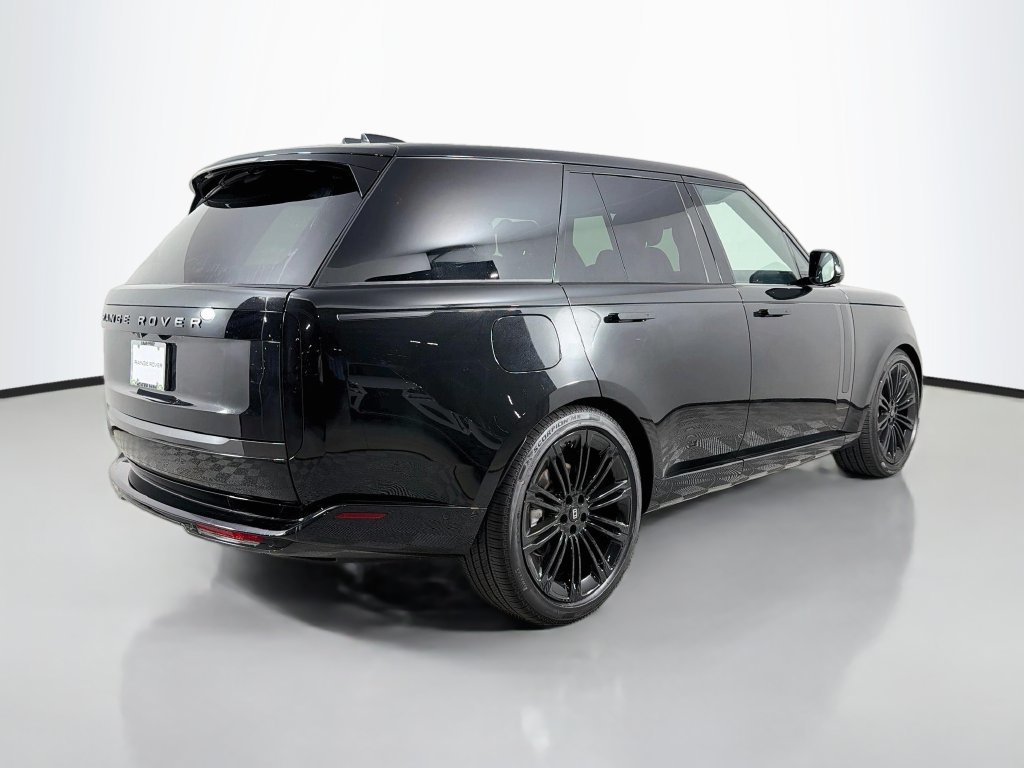 New 2027 Santorini Black Land Rover SE image 5