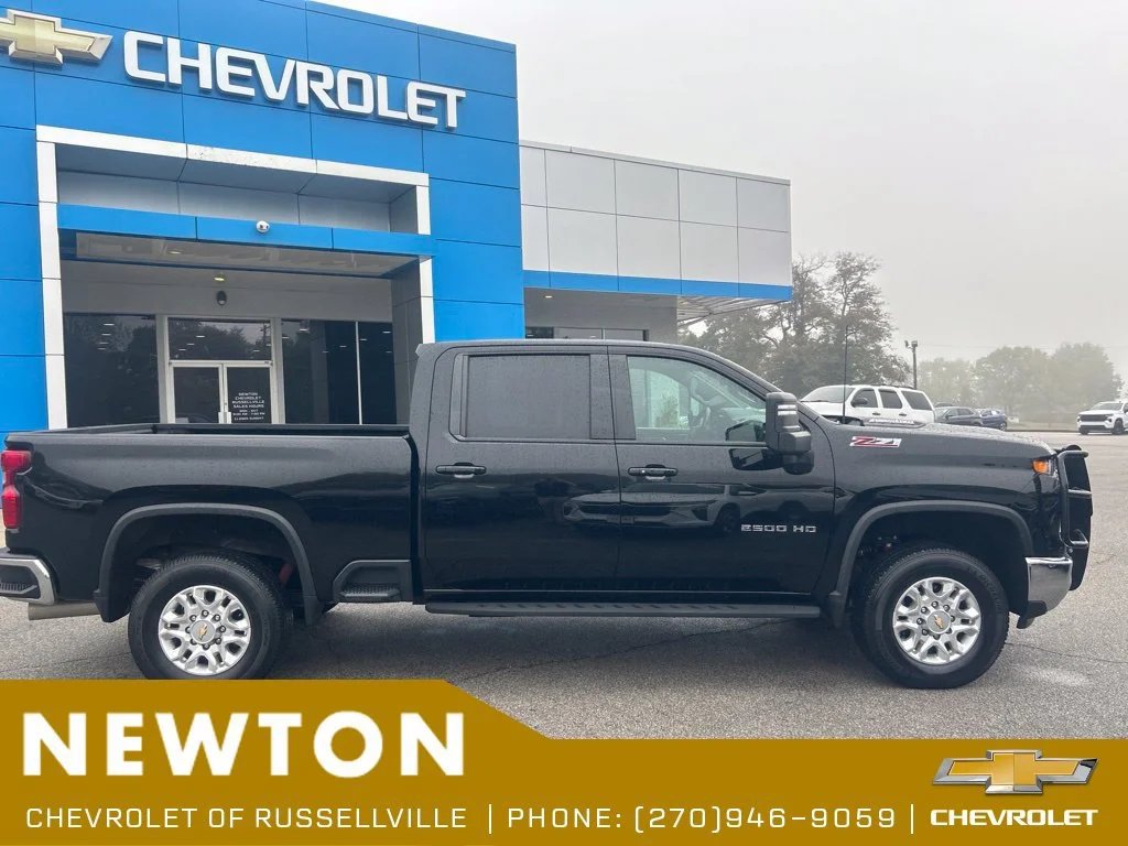 Used 2025 Black Chevrolet LT image 37