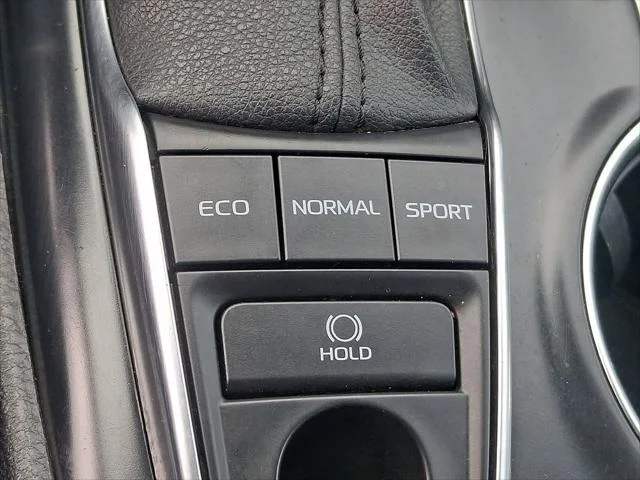 2020 Toyota Camry XLE - Photo 27