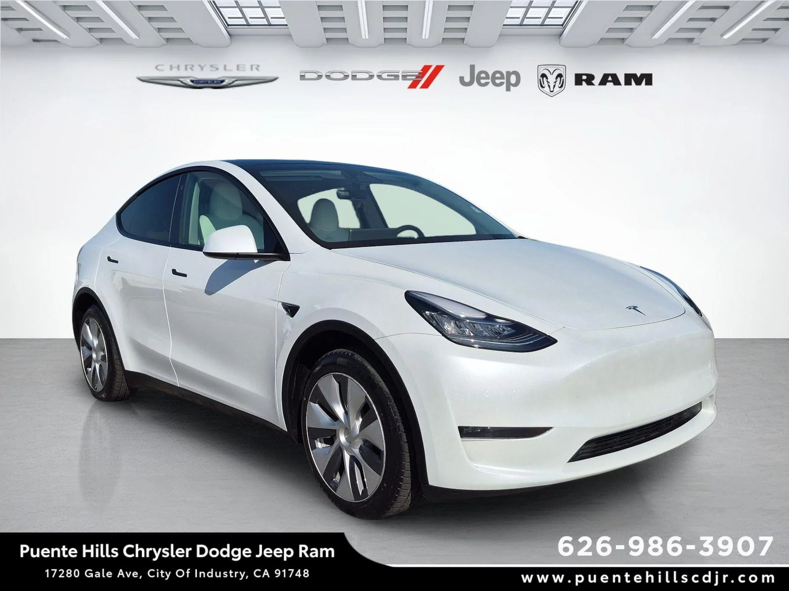 Used 2023  TESLA  image 1
