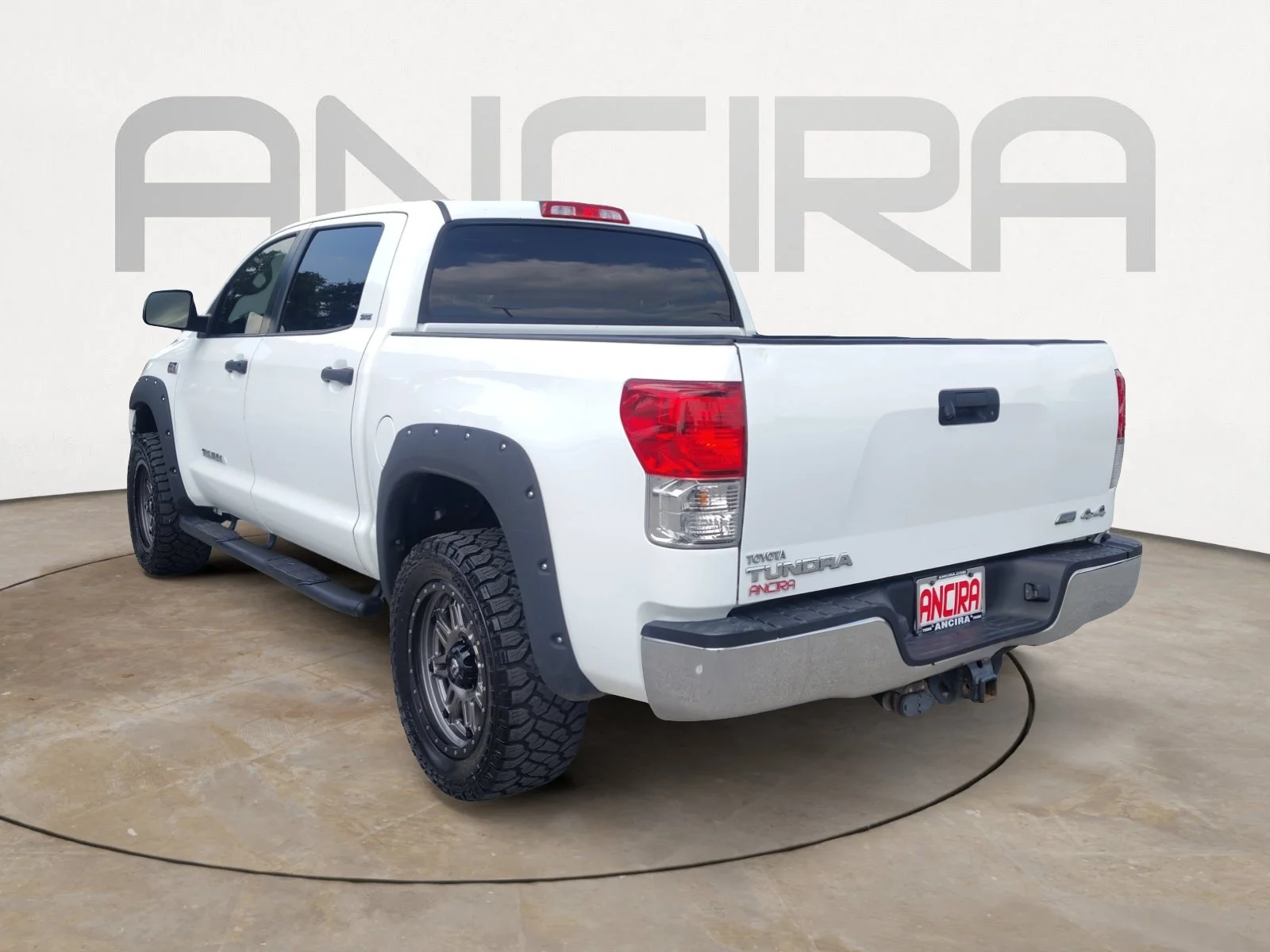 Used 2013 Super White Toyota Grade image 8