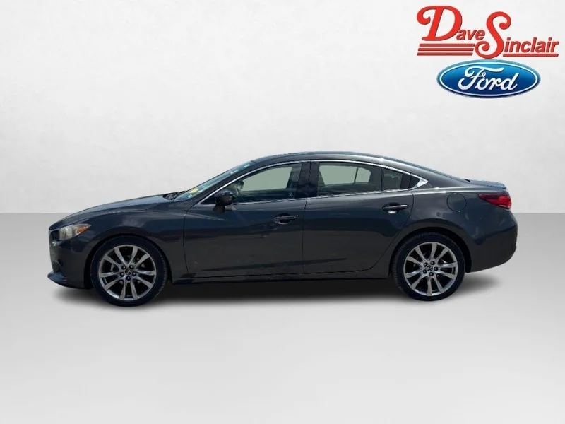Used 2014  Mazda i Grand Touring image 10