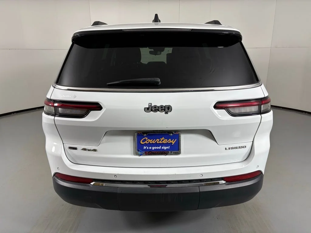 Used 2022 White Jeep Laredo image 7