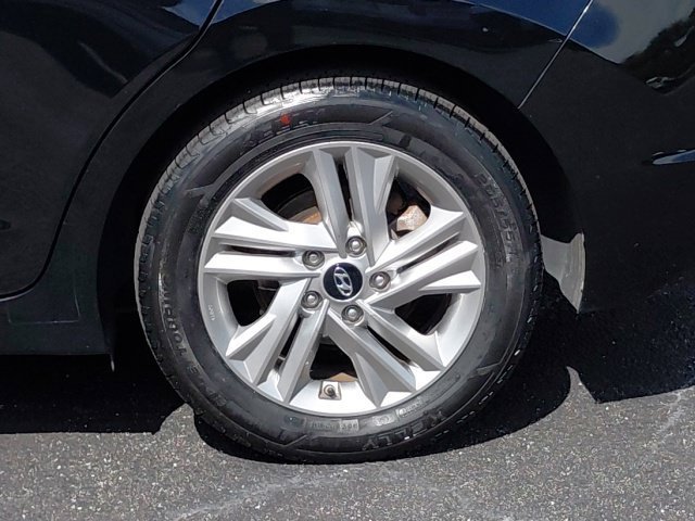 Used 2020 Phantom Black Hyundai Value Edition image 13