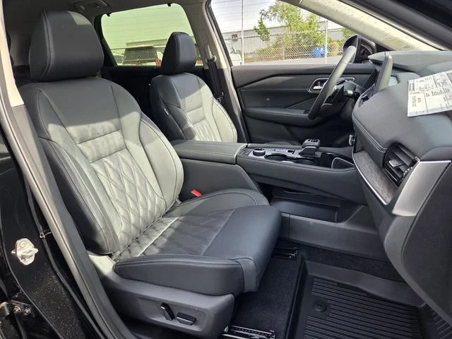2026 Nissan Rogue Platinum - Photo 13