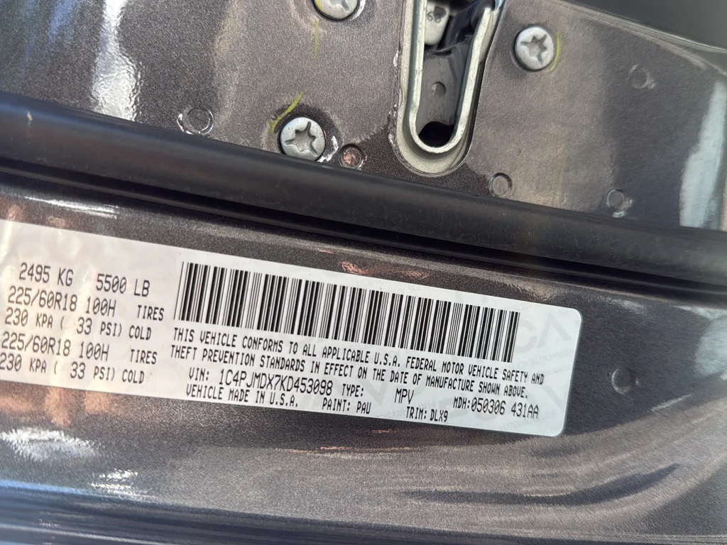 Used 2019 Gray Jeep Limited image 28