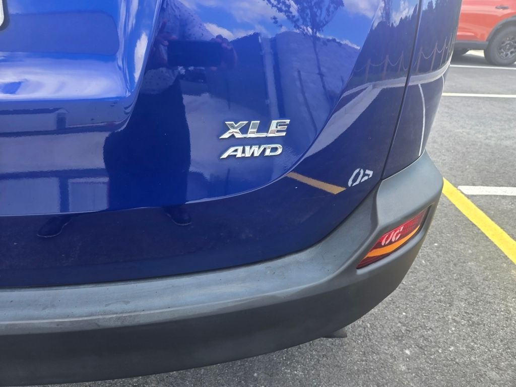 Used 2015 Blue Toyota XLE image 4