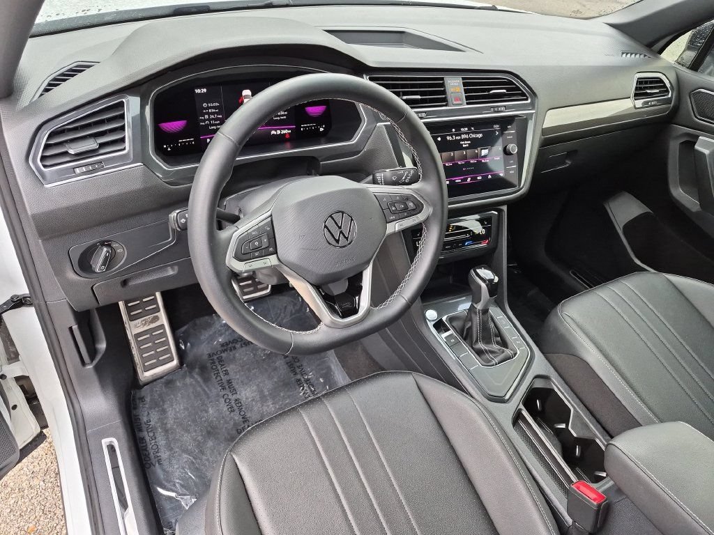 Used 2023 White Volkswagen 2.0T SE R-Line Black image 17