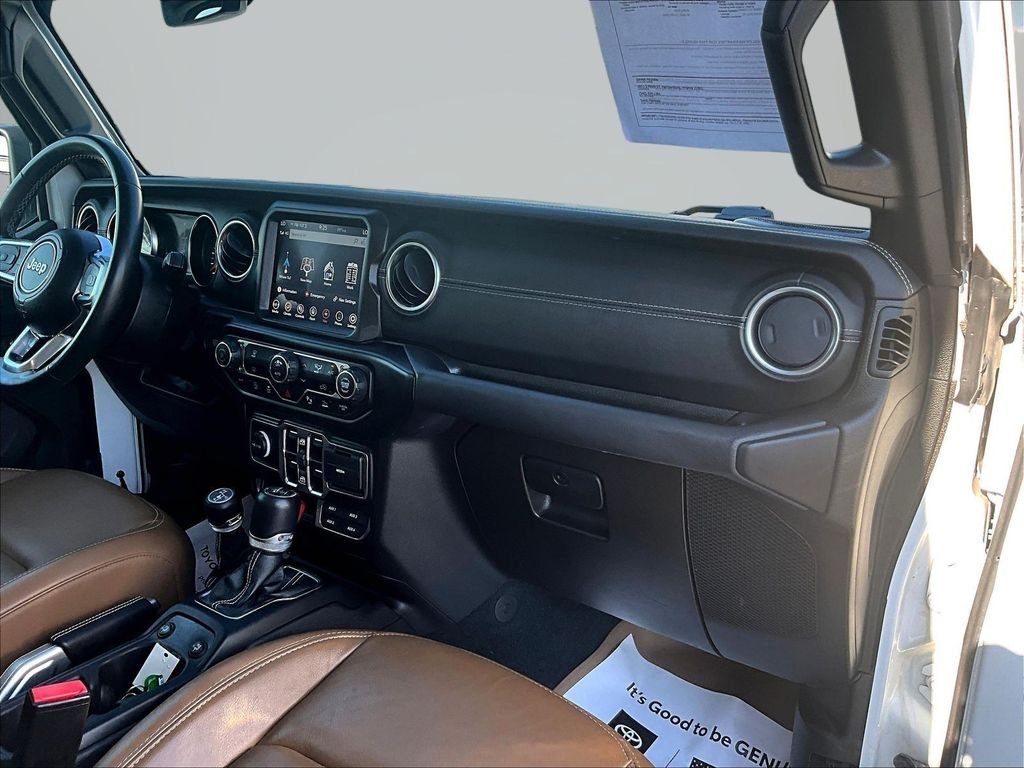 Used 2022 White Jeep Unlimited Sahara image 28