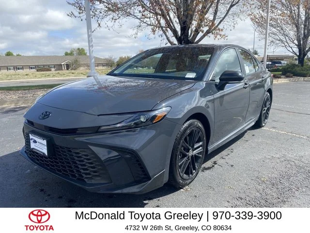 2025 Toyota Camry SE AWD Hybrid's photo