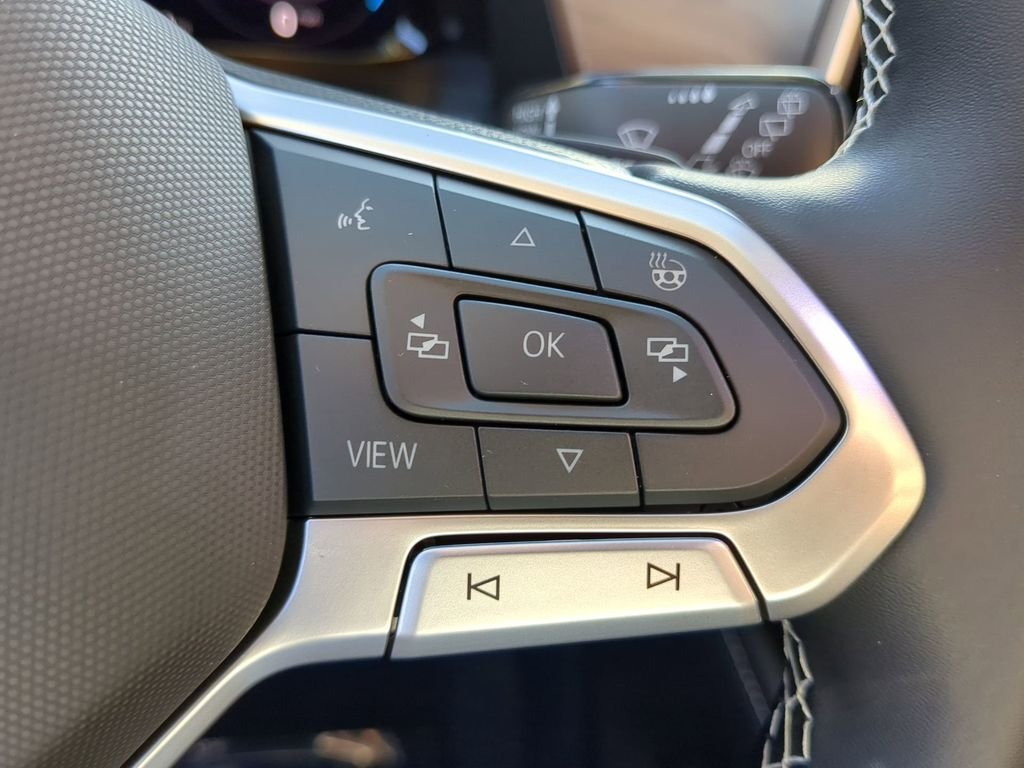New 2026 Silver Volkswagen 2.0T SE w/Technology image 30