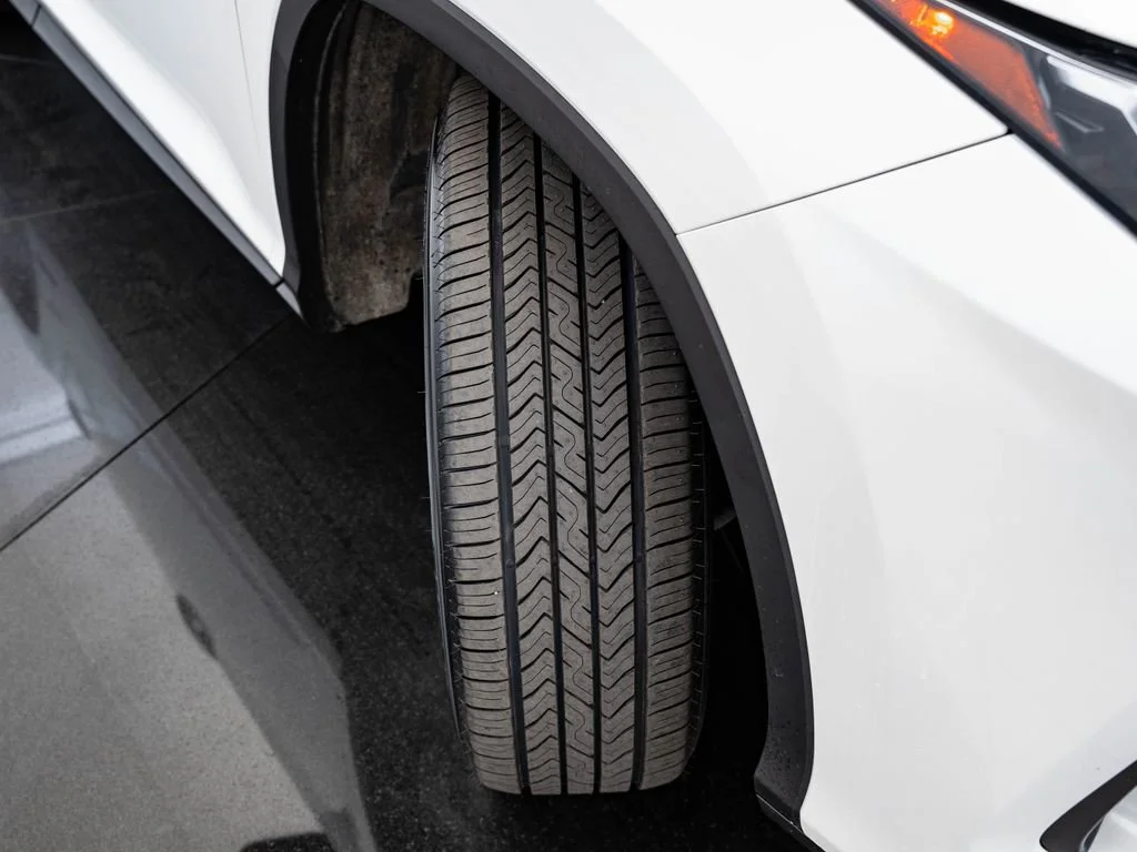 Used 2022 White Pearl Lexus 450hL Luxury image 51