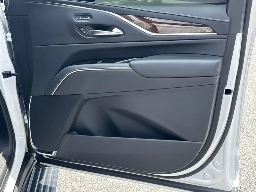 Used 2023 White Cadillac Sport Platinum image 14