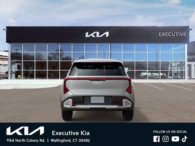 New 2027 Silver Kia LX image 5