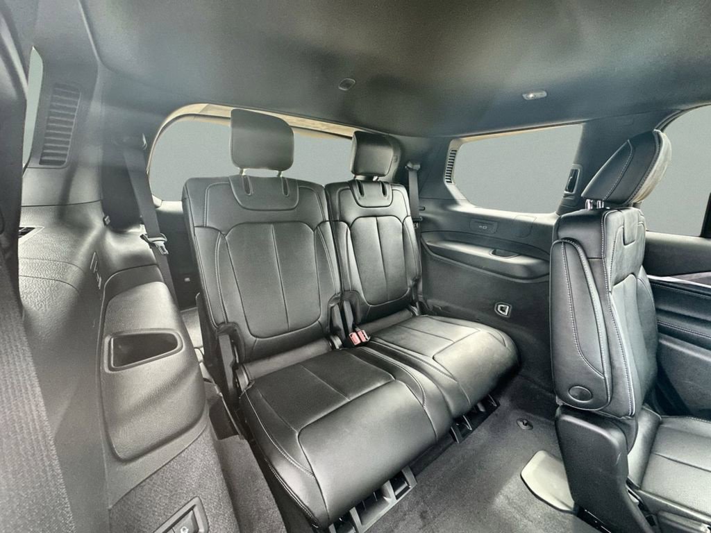 New 2025 Bright White Clear-Coat Exterior Paint Jeep Overland image 19