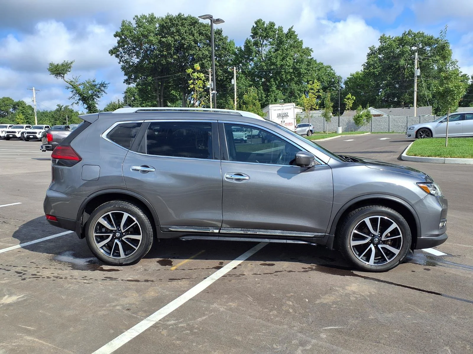 Used 2019 Gun Metallic Nissan SL image 2