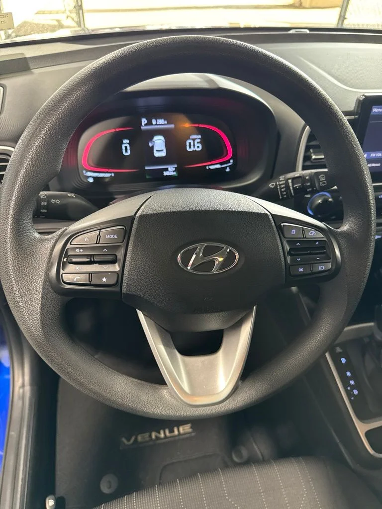 Used 2025 Blue Hyundai SE image 31
