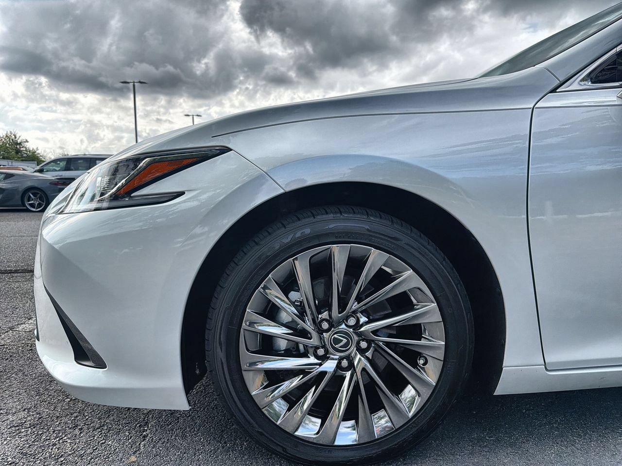 Used 2024 White Lexus Luxury image 28