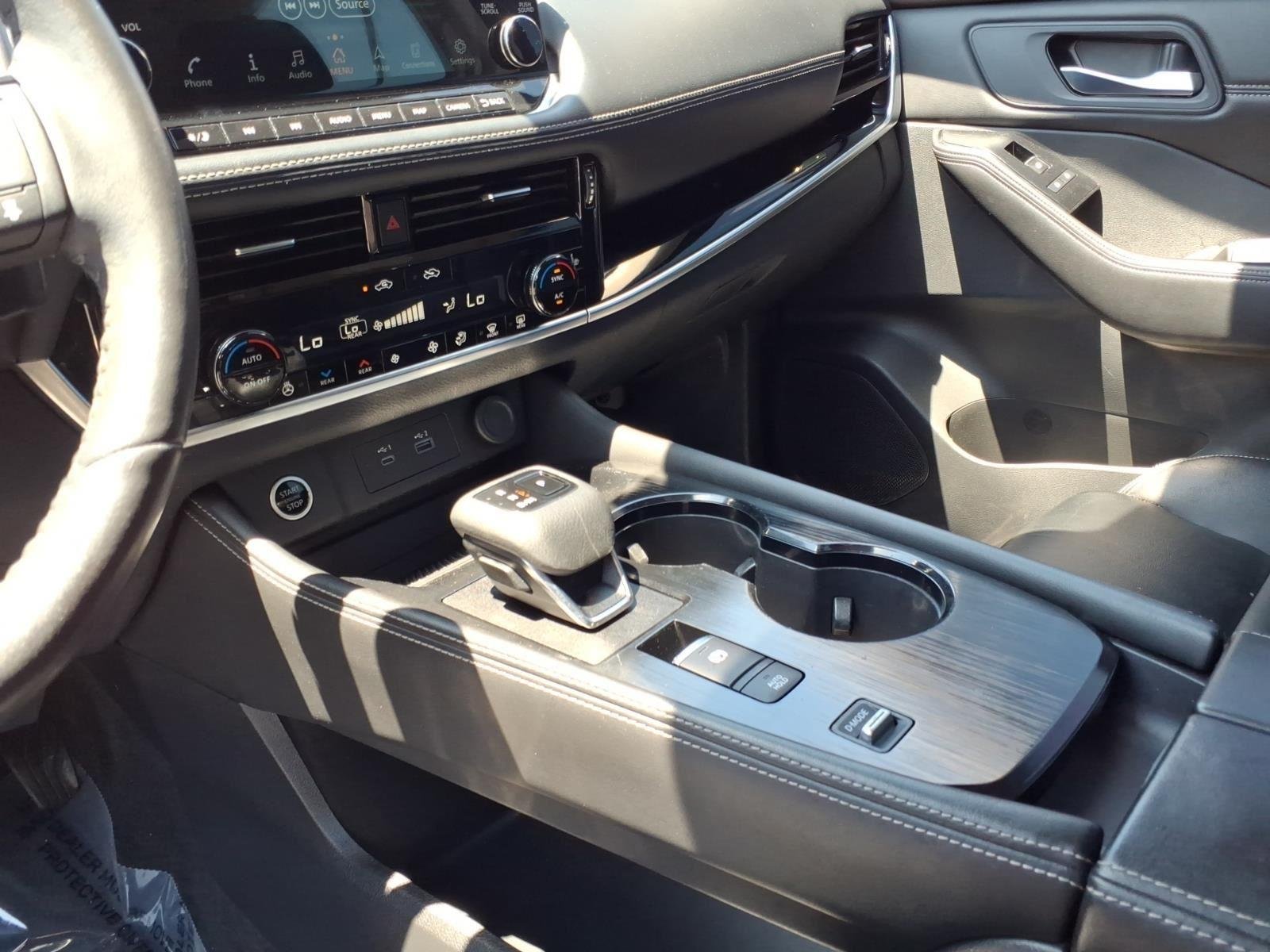 Used 2022 Super Black Nissan SL image 21