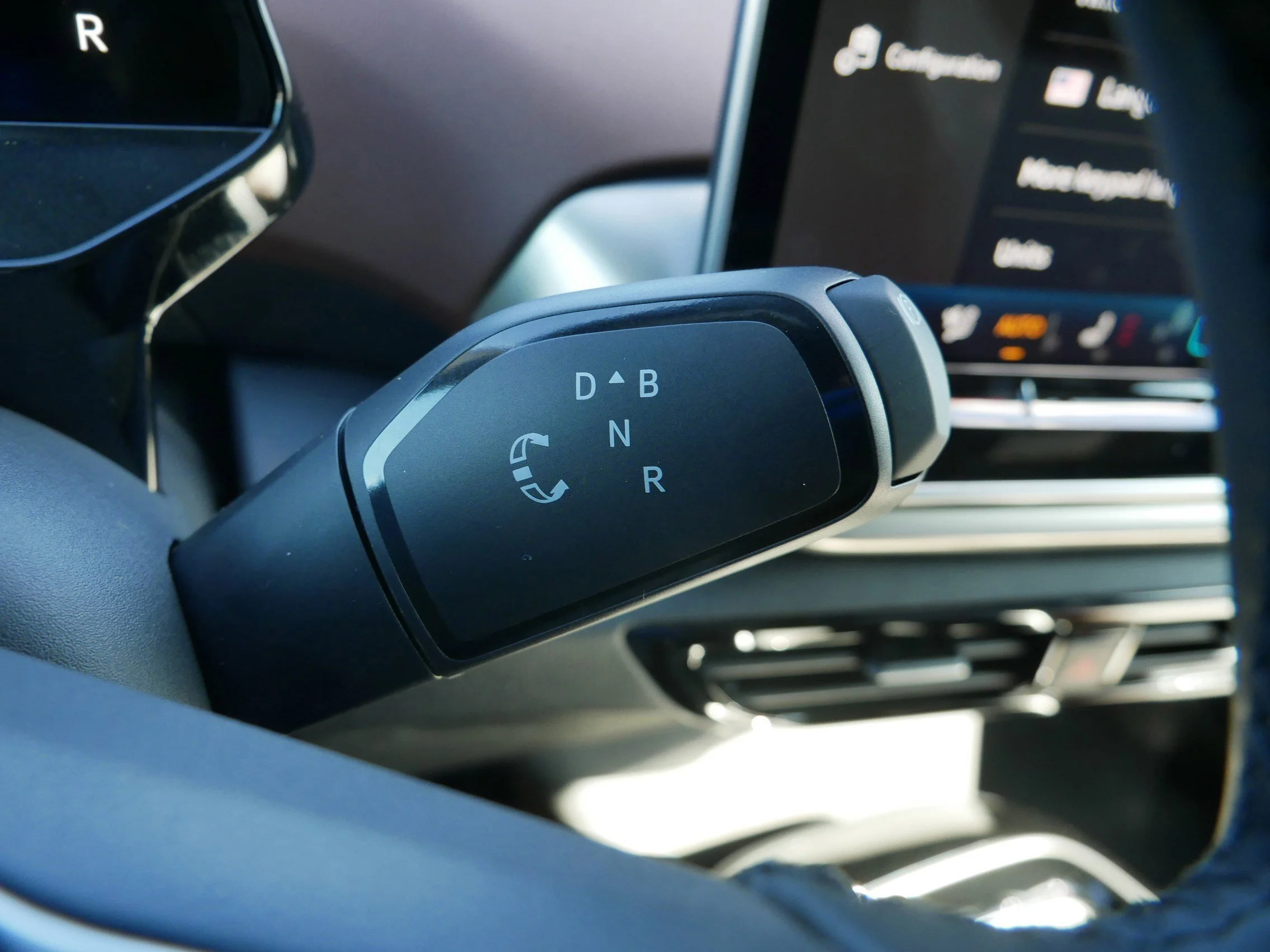 New 2025 Opal White Pearl Volkswagen Pro image 9