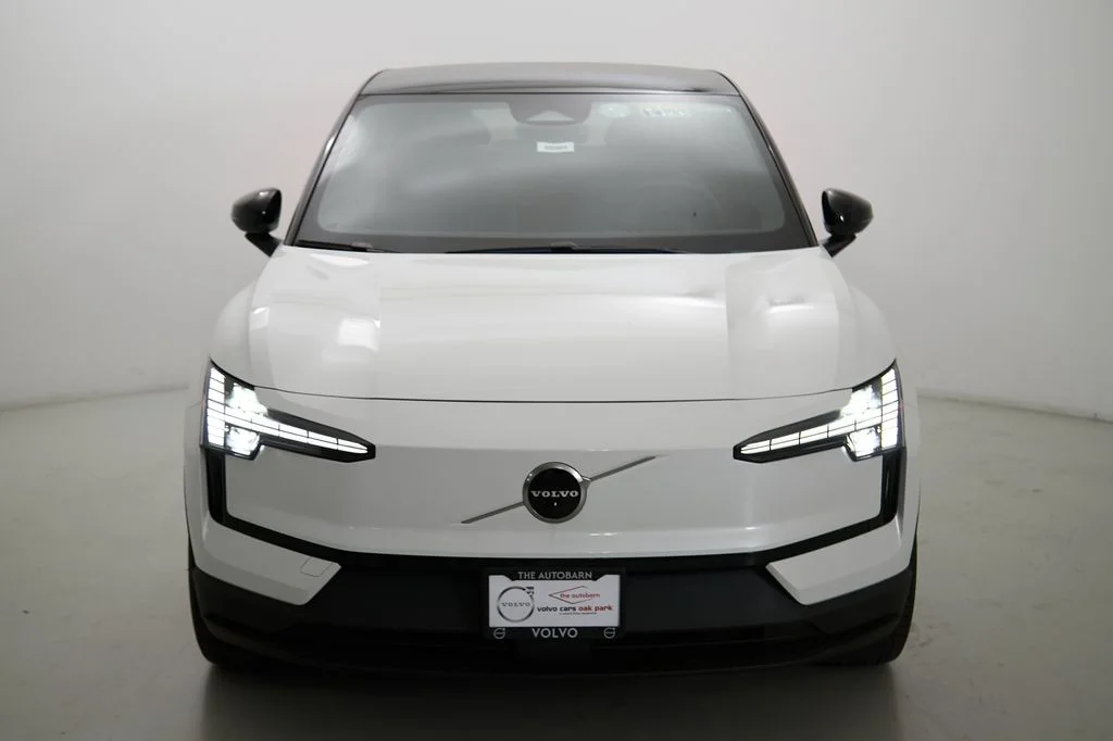 New 2026 Crystal White Volvo Ultra image 5