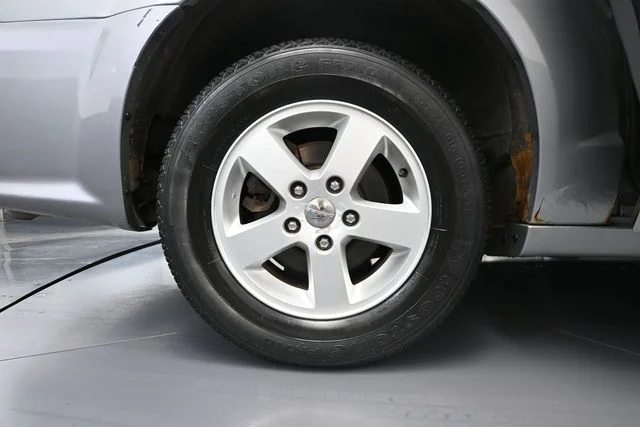 Used 2013 Silver Dodge SXT image 14