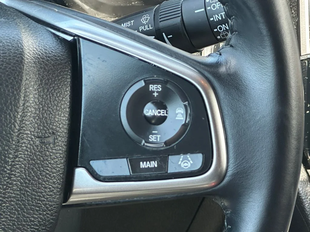 Used 2018 Silver Honda Touring image 21