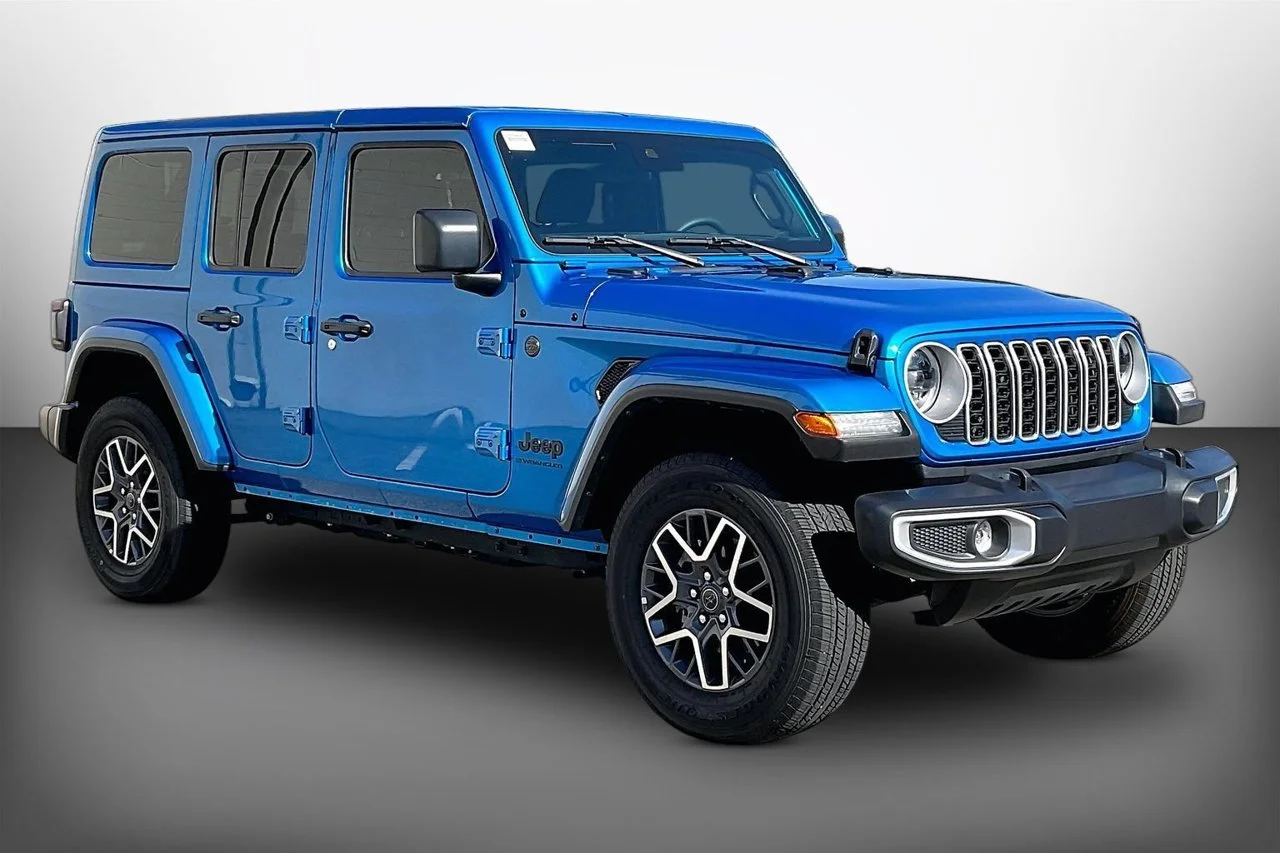 Used 2025 Blue Jeep Sahara image 1