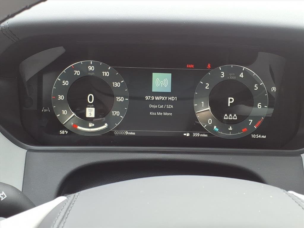 New 2026 Fuji White LAND ROVER Dynamic SE image 15
