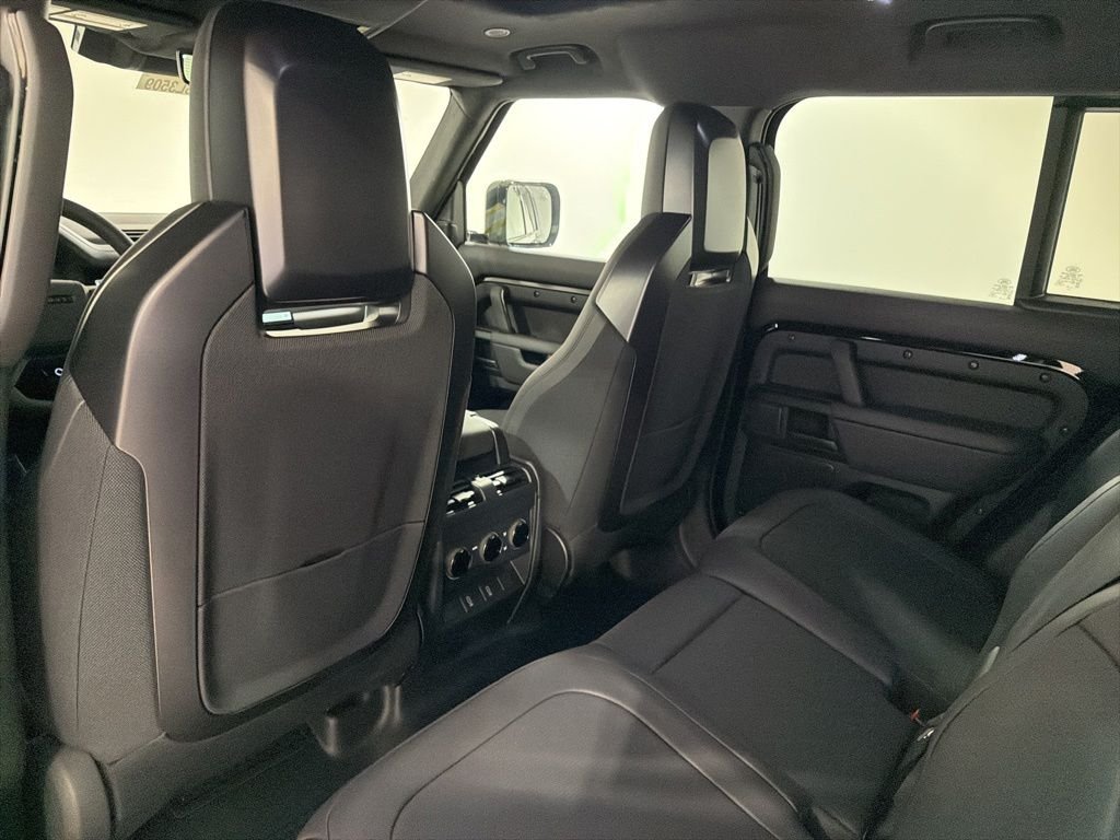 New 2026 Narvik Black Land Rover OCTA Black image 21