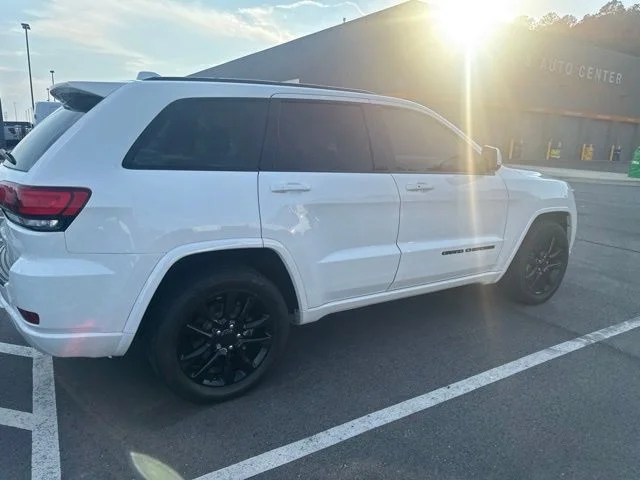 Used 2020 White Jeep Altitude image 6