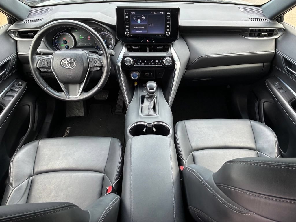 Used 2022 White Toyota XLE image 4