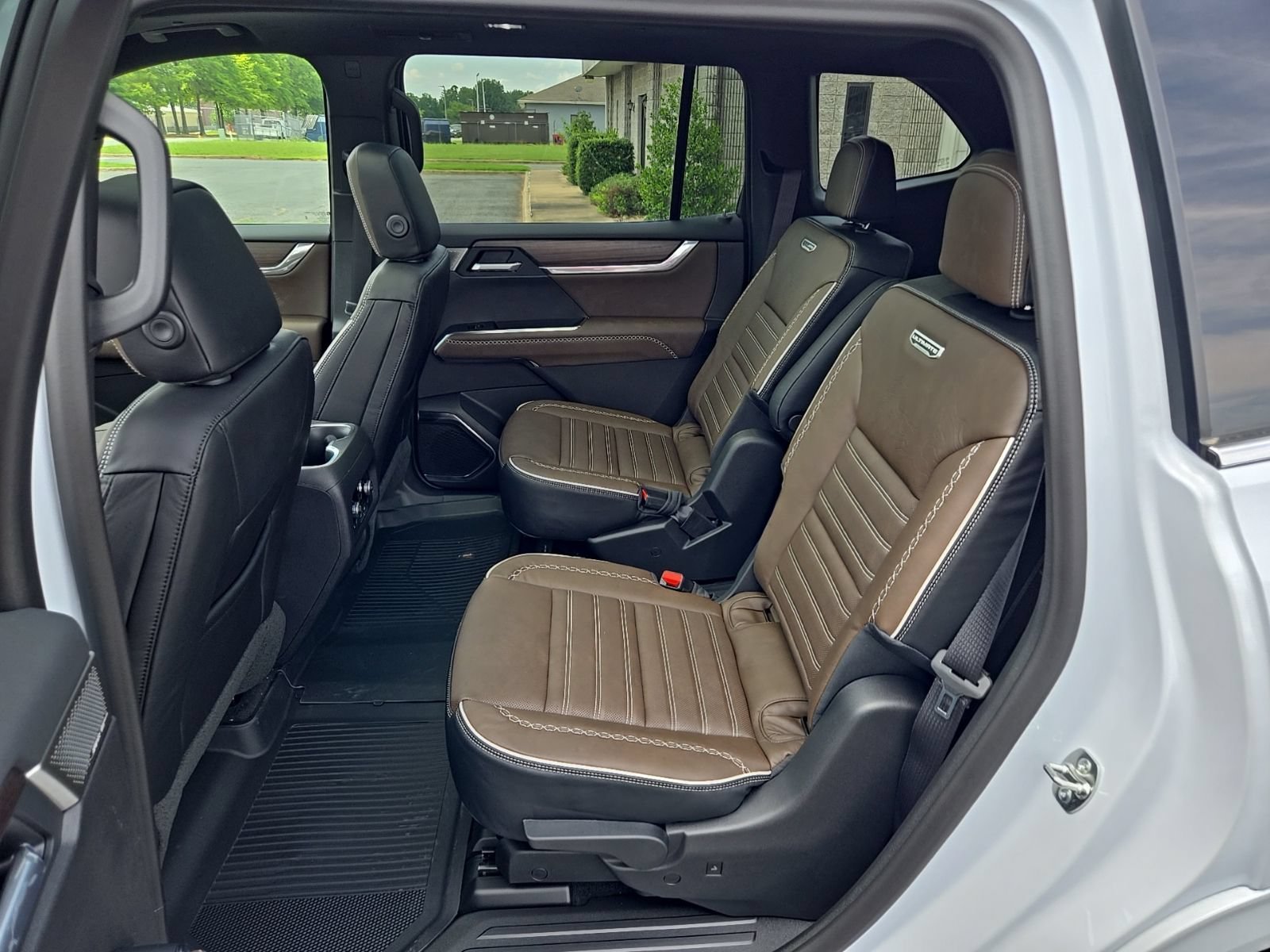 2026 GMC Acadia Denali Ultimate - Photo 23