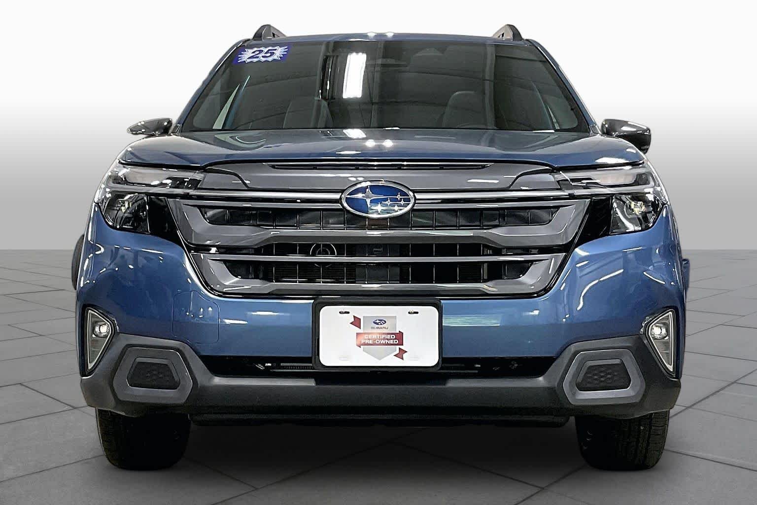 Used 2025 Horizon Blue Pearl Subaru Limited image 3